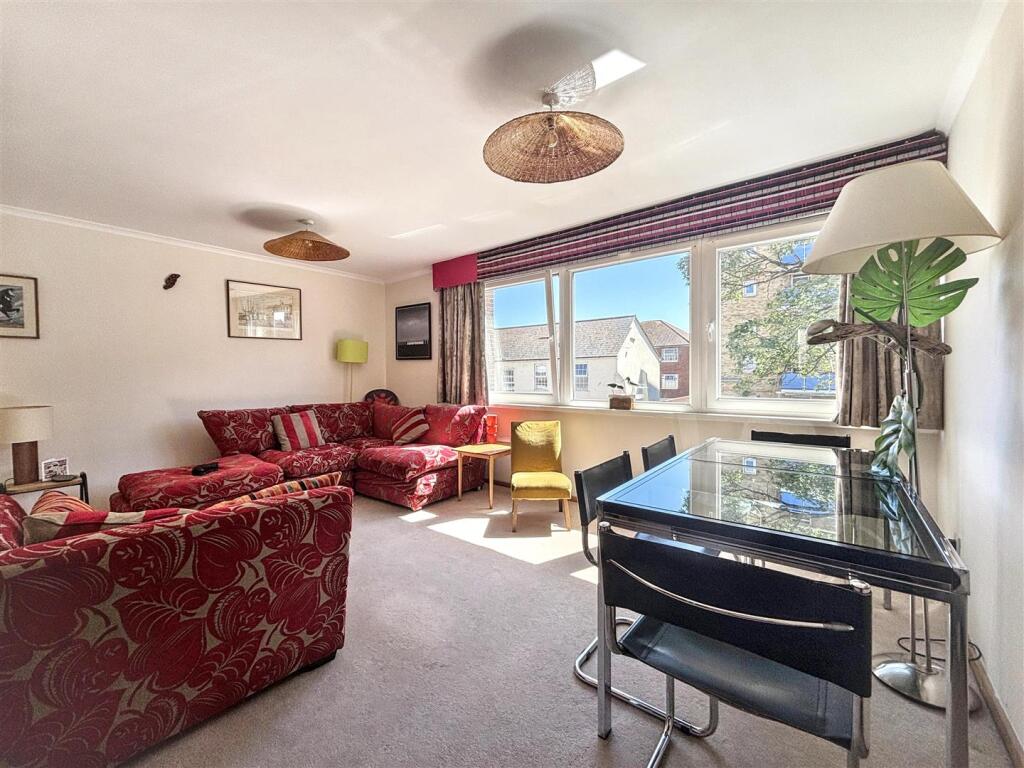 Apartment in Poole - View 3