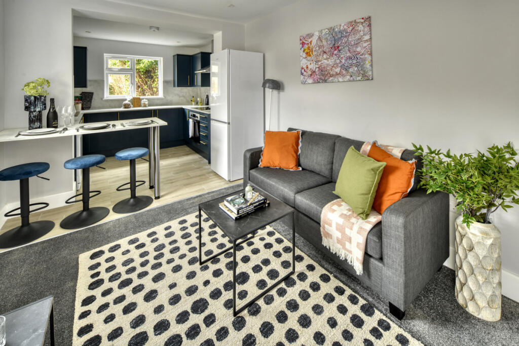 5 bedroom terraced house for rent