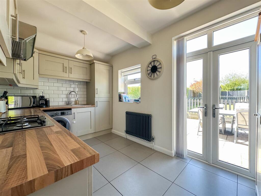 House in Stoke-on-Trent - More