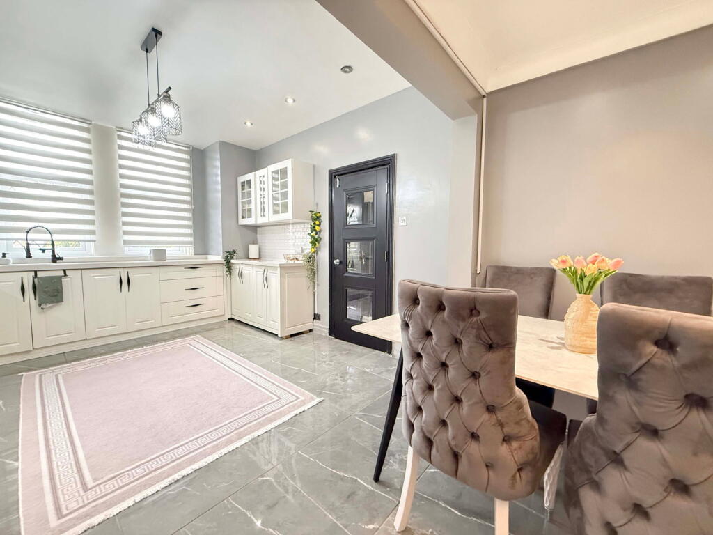 House in Sefton, Liverpool City Region - View 5