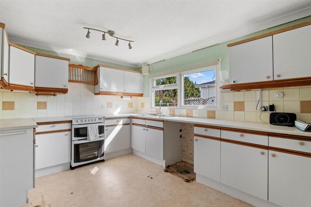 Rose Crescent, Dodwell, Stratford-Upon-Avon photo 4