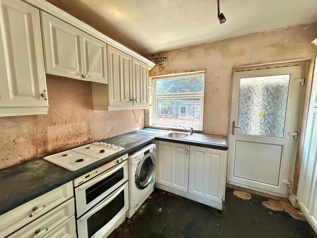 House in Wirral, Liverpool City Region - View 4