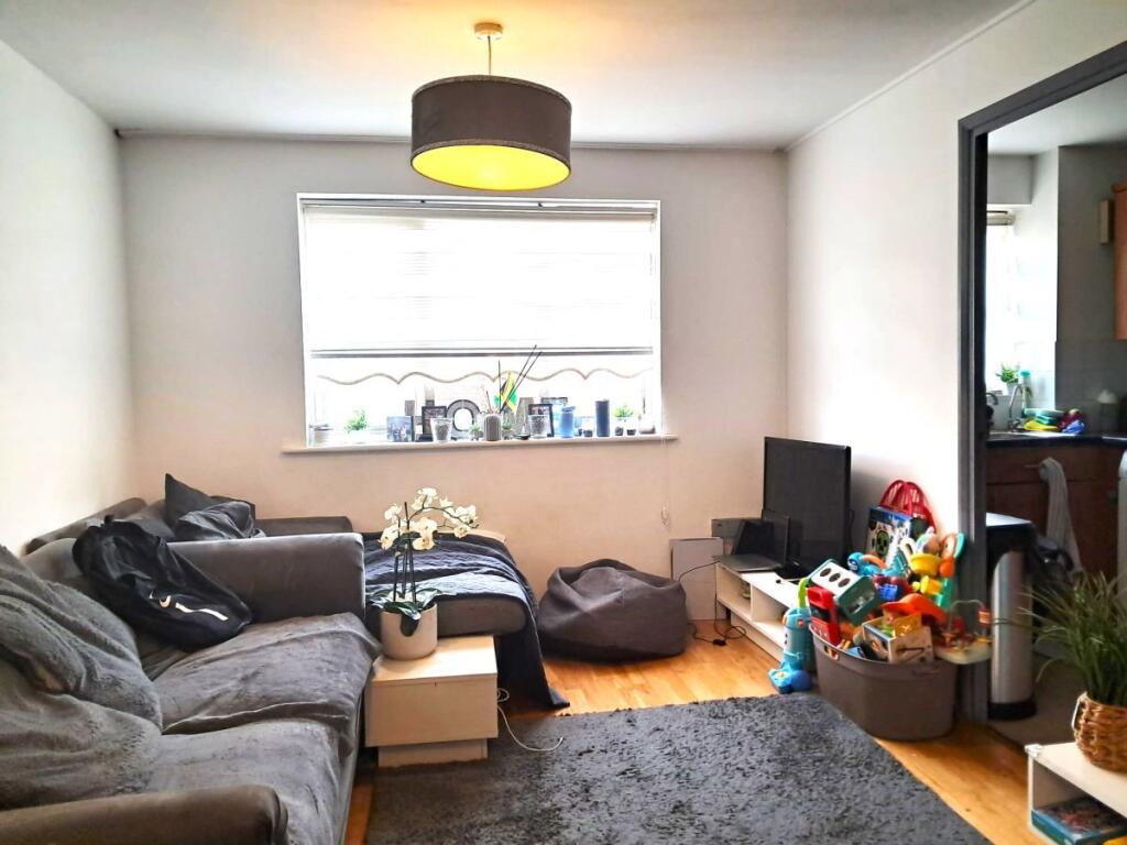 Main image of property: Peabody Court, En3
