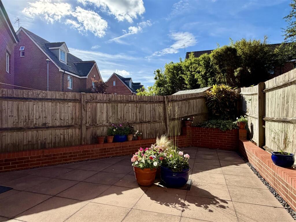 House in Hereford, Herefordshire - View 4