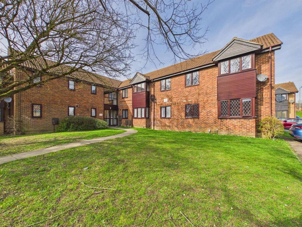 Main image of property: Ashmere Close, Calcot, Reading