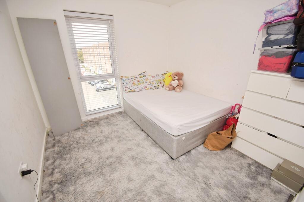 Apartment in Coventry - More