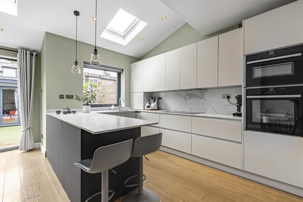 House in London - View 4