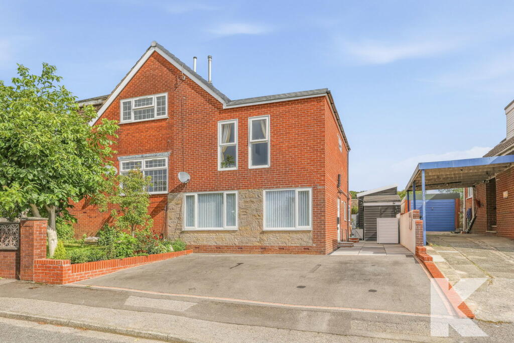 Main image of property: 106 Yorkdale, Clarksfield, Oldham OL4 3AR