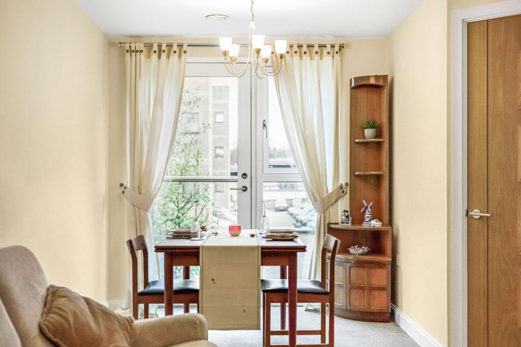 Apartment in Cotswold, Cirencester - View 5