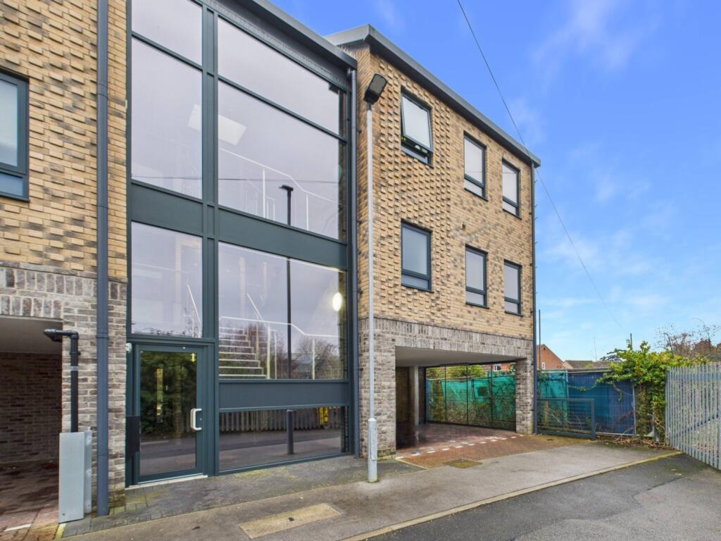 Main image of property: Hart Close, Histon, Cambridge, Cambridgeshire, CB24