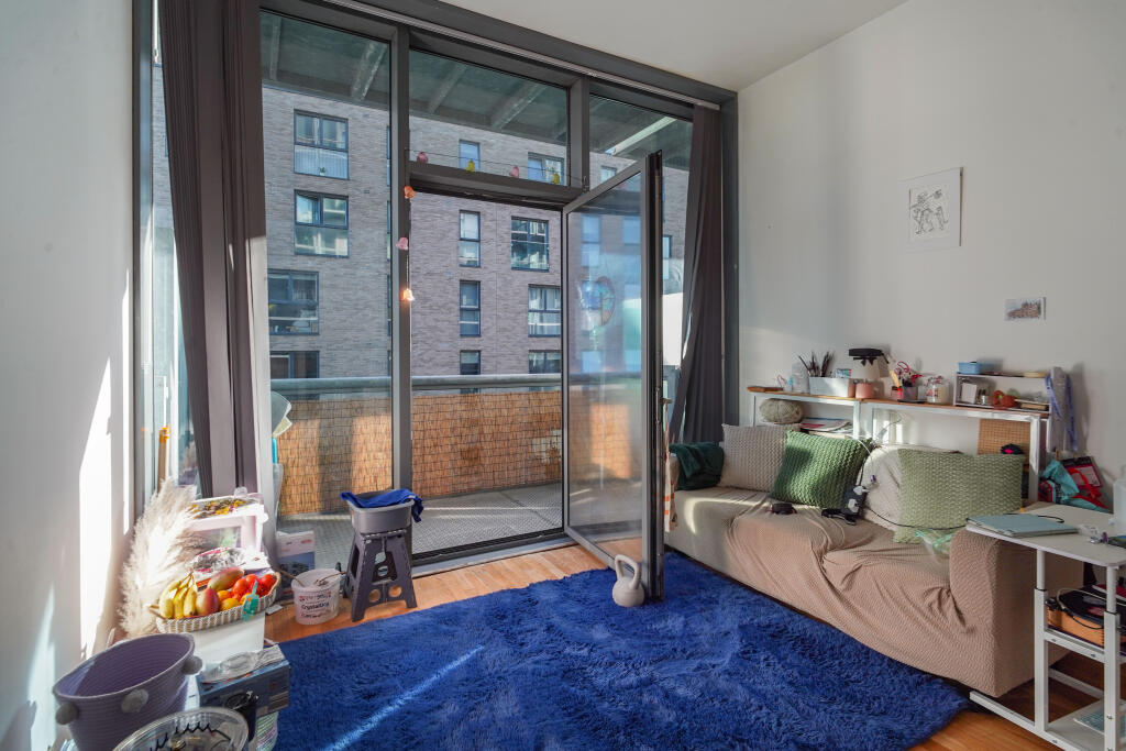 Apartment in Salford, Greater Manchester - View 3
