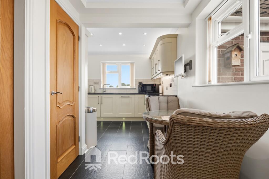 House in Doncaster, Moss - View 4