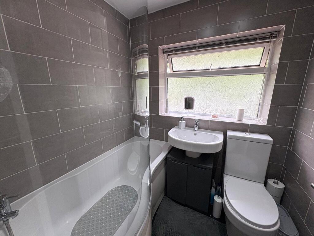 House in Aldershot, Cargate - More