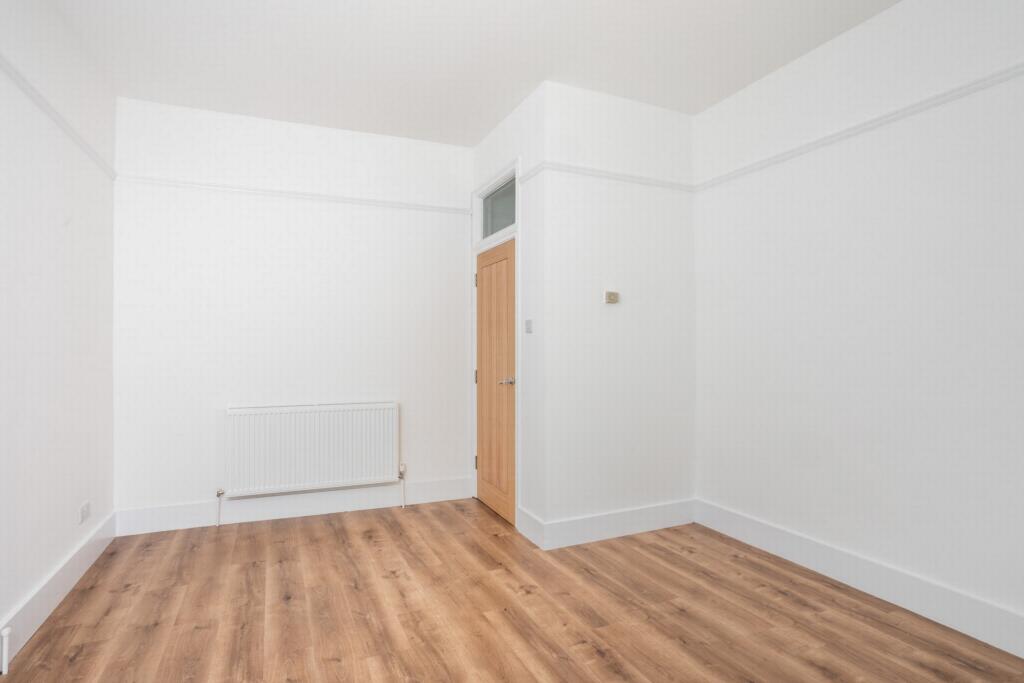 St Leonards Road, Hythe, CT21 - View 4