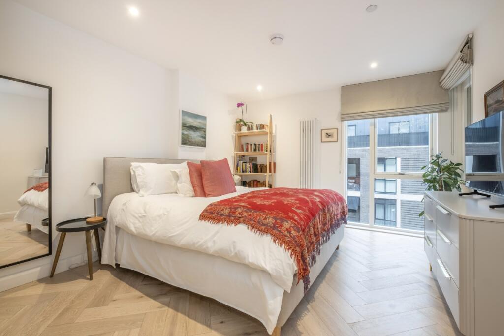 Apartment in London - More