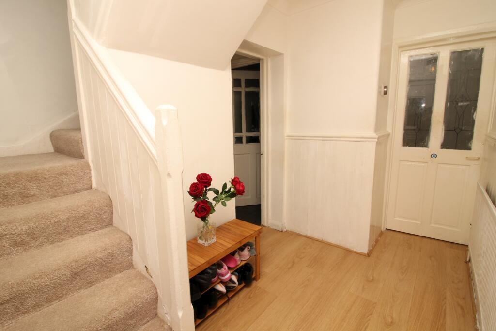 South Close, Dagenham - View 3