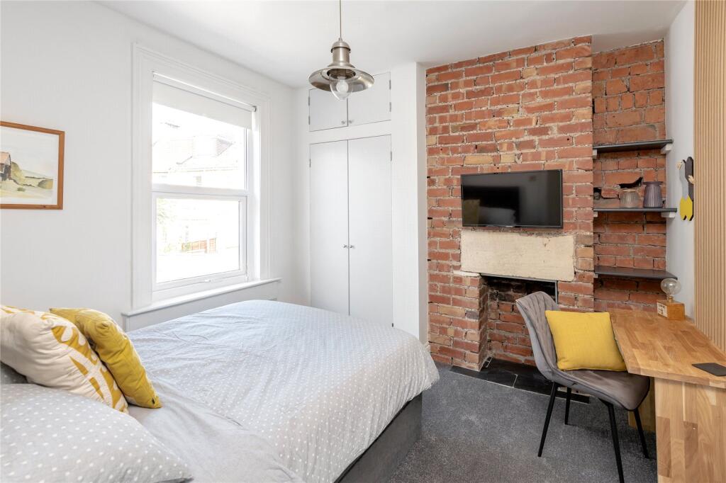 2 bedroom apartment for rent in Moorland Road, Oldfield Park, Bath, BA2