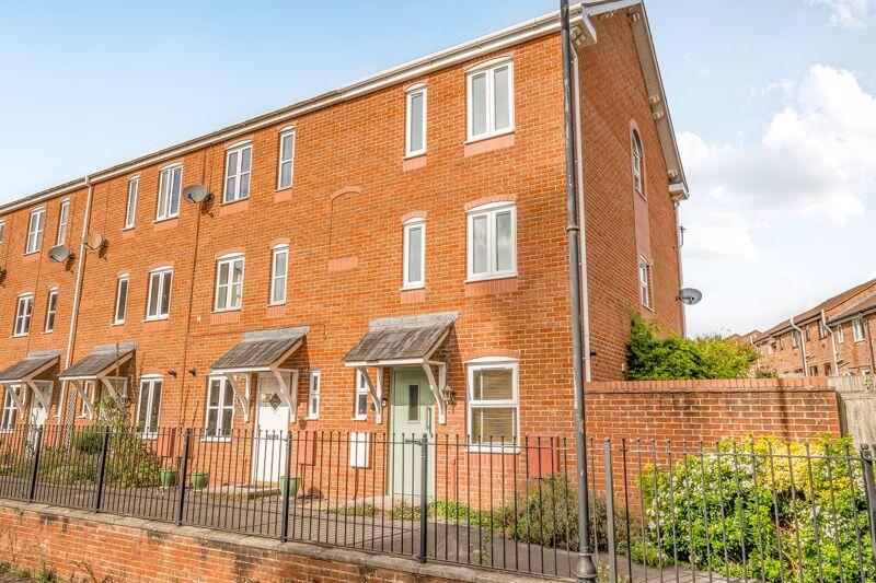 Main image of property: Weavers Reach, Wellington