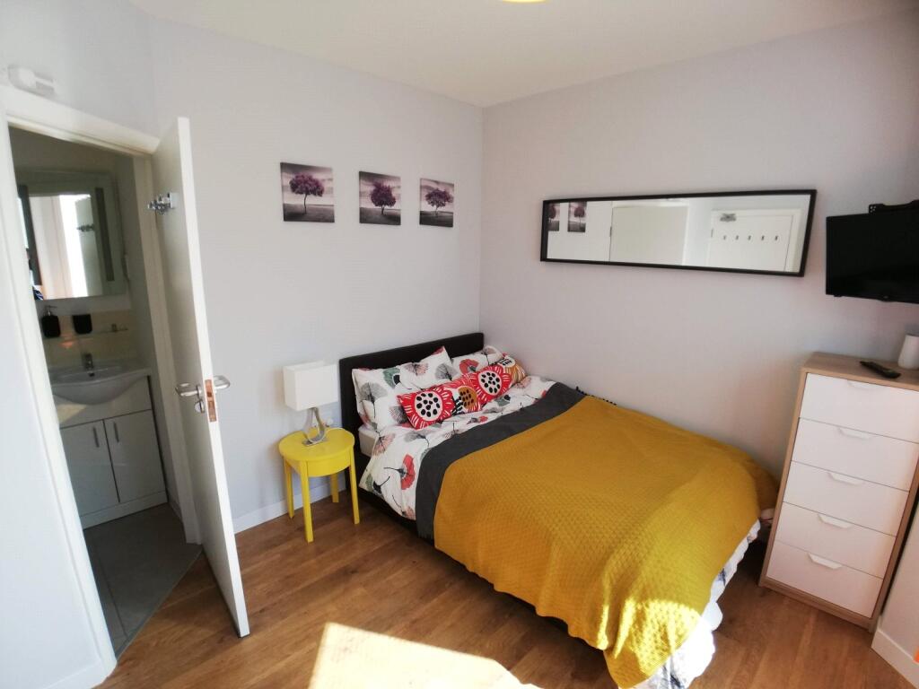 House in London - View 5