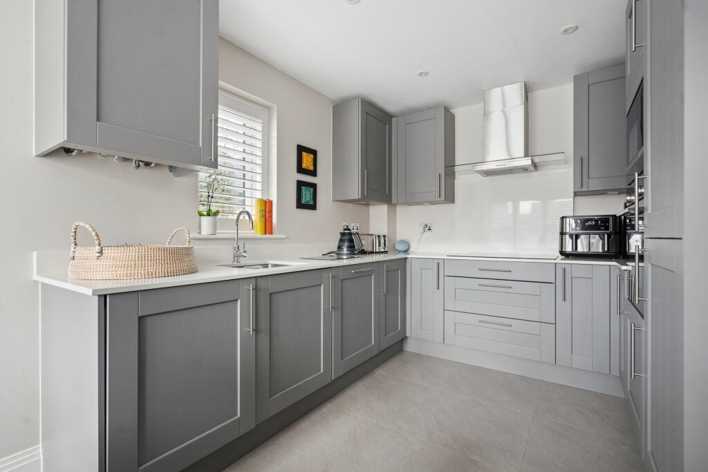 House in Aston Clinton, Buckinghamshire - View 4