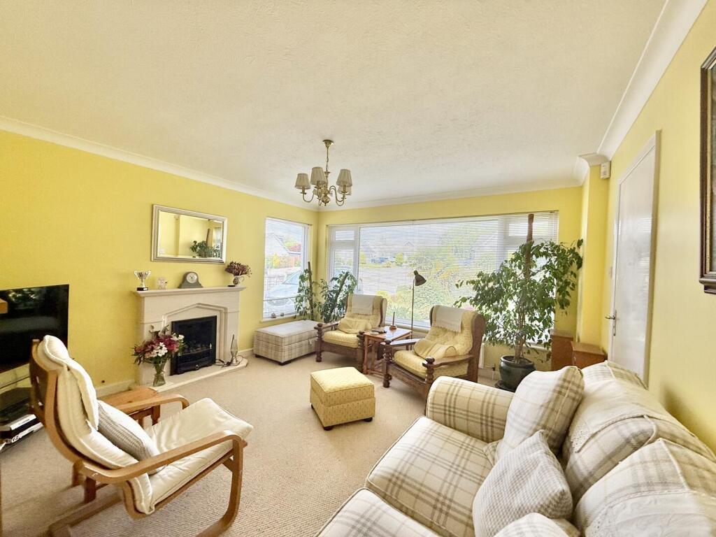 Merley Drive, Highcliffe on Sea photo 3