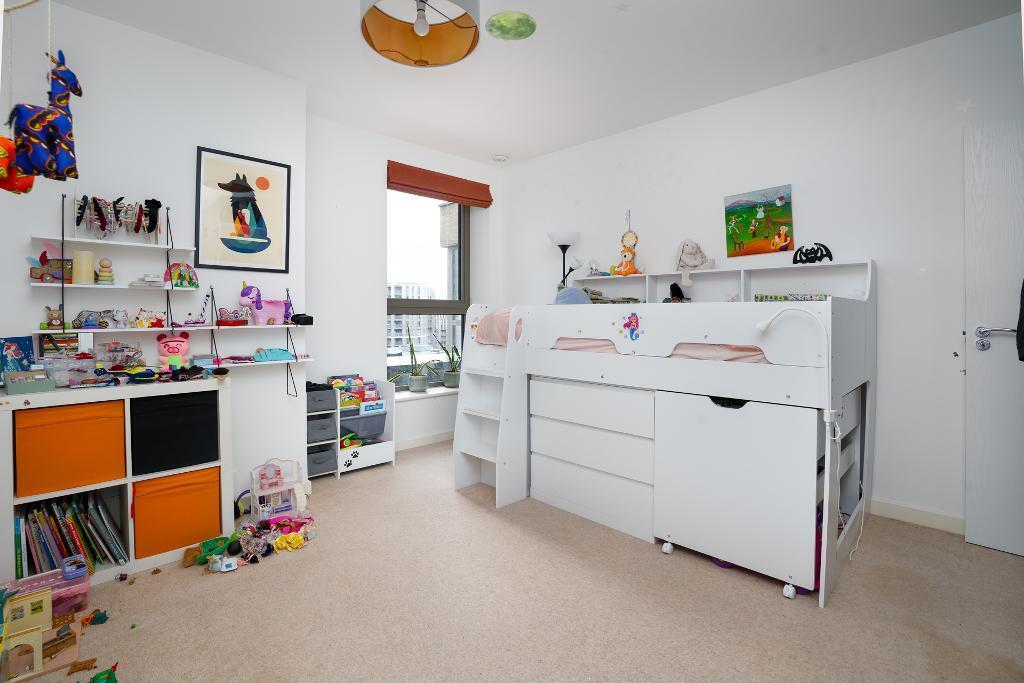 Apartment in Harrow - More