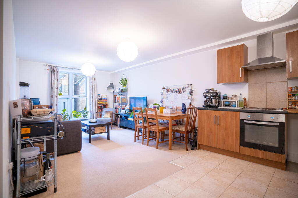 Apartment in London - View 5