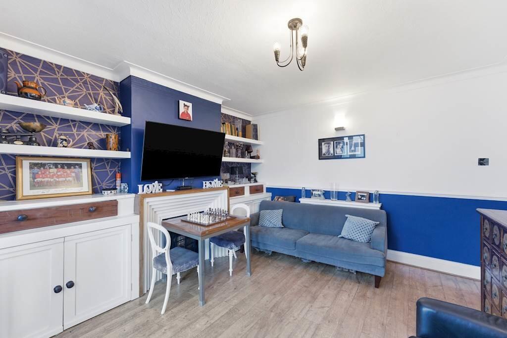 Tolworth Rise North, Surbiton photo 2