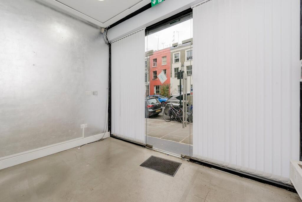 House in London, Lancaster West Estate, Notting Hill - View 3