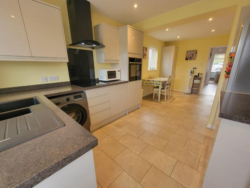 Lincoln Gardens, Claydon, Ipswich, Sufolk, IP6 photo 2