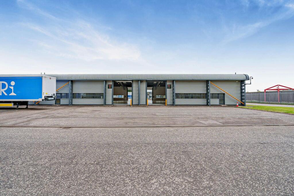 8652995exterior16800.jpg