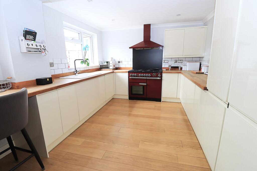 House in Guildford - View 2