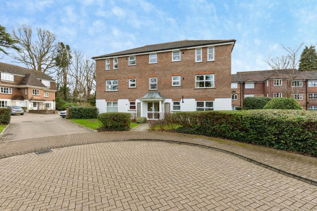 Main image of property: Greenacres, North Parade, Horsham, West Sussex, RH12