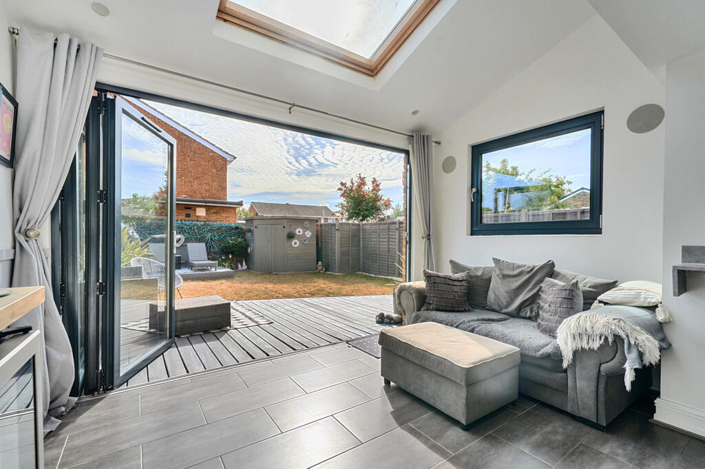 House in Maidenhead, Cox Green - View 5