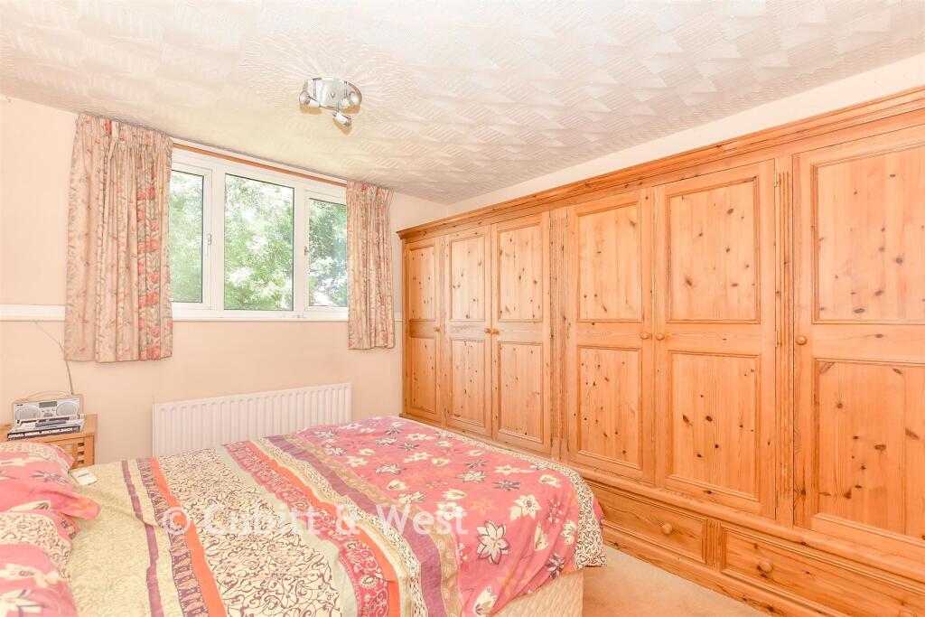 House in Havant, Hampshire - View 4