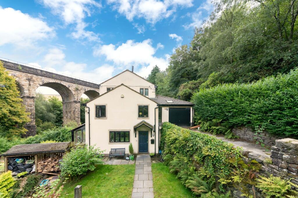 House in Oldham - View 4