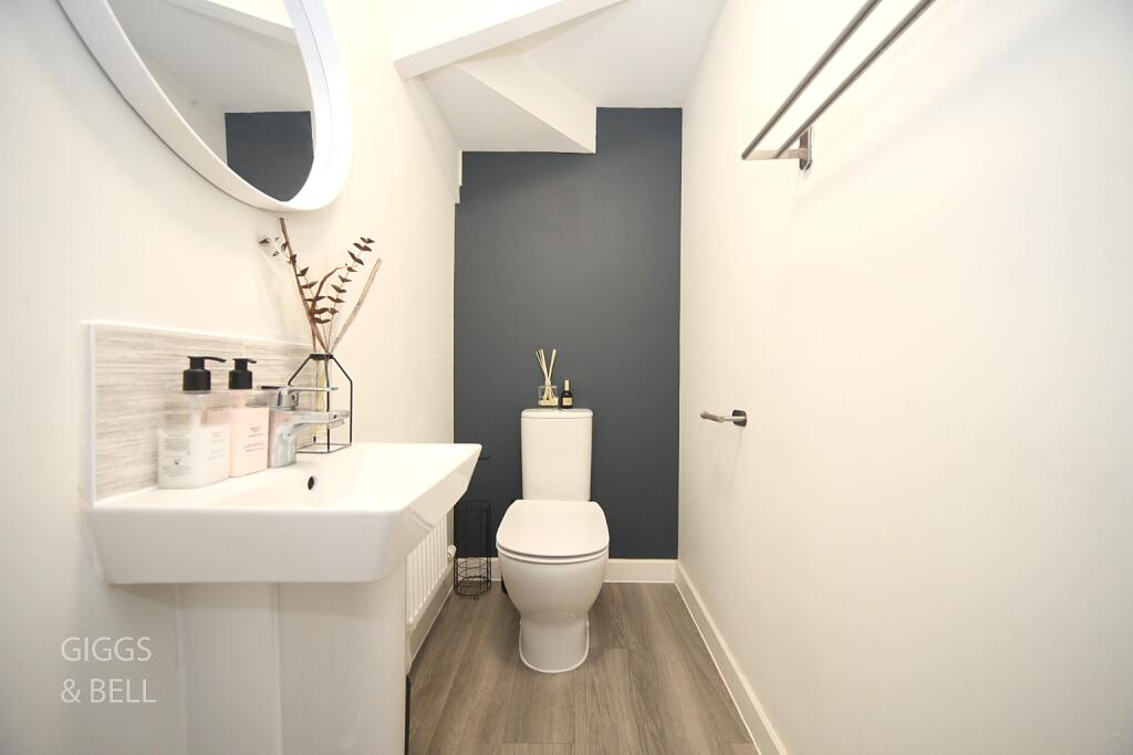 Preacher Close, Luton, Bedfordshire, LU2 photo 2