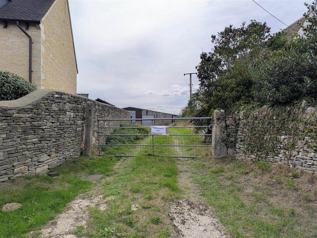 Adjacent to Tetbury Street, Minchinhampton, Stroud - View 4
