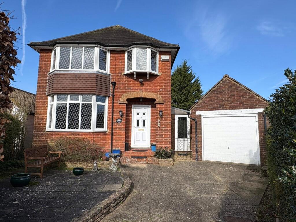 Main image of property: Elm Walk, Radlett, Hertfordshire, WD7