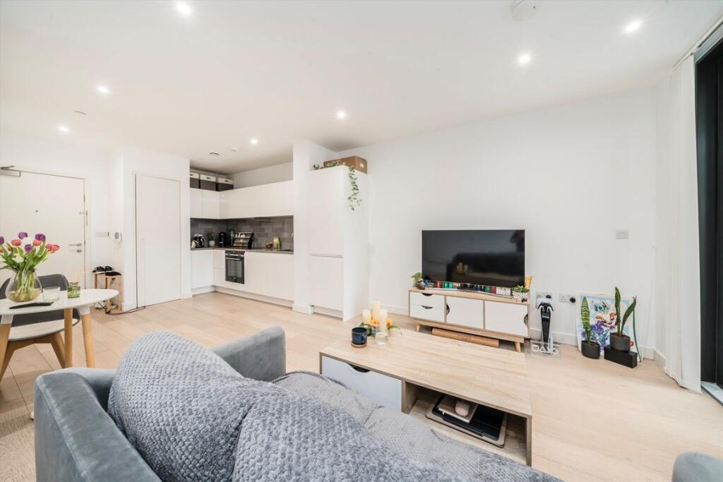 Main image of property: Pinnacle House, Royal Wharf