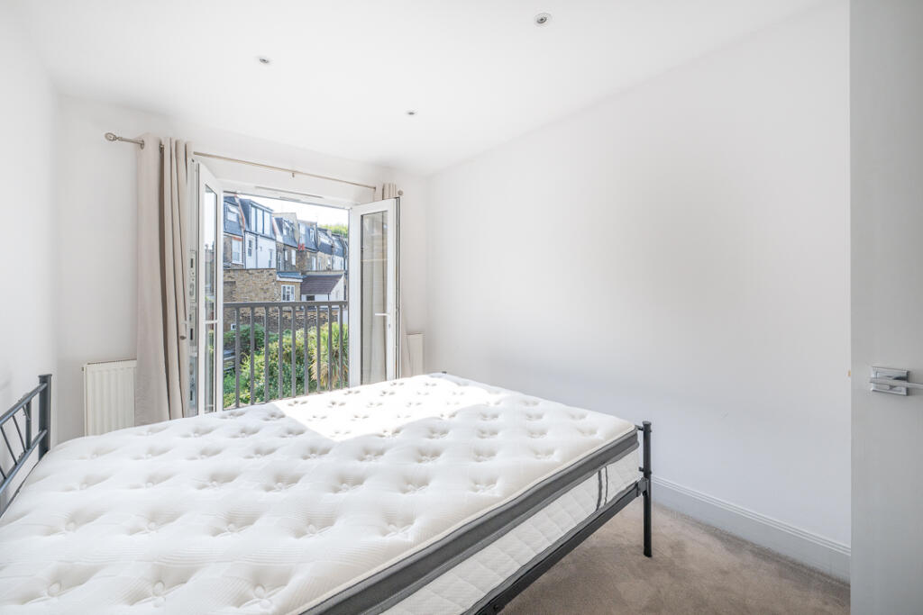Apartment in London - View 5
