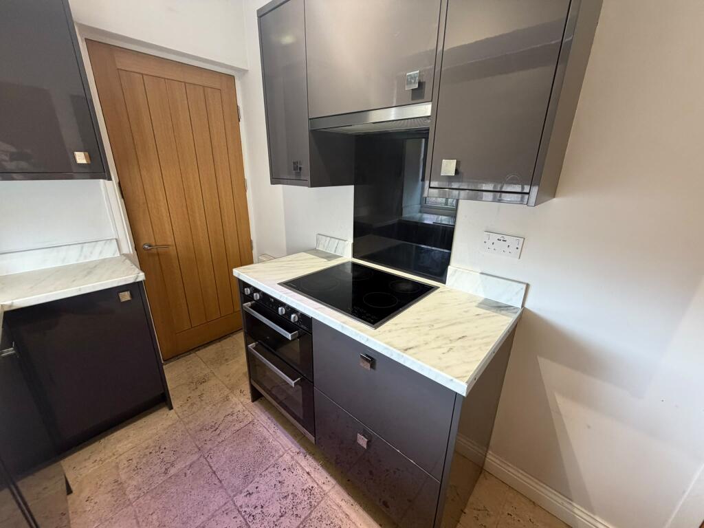 House in Bradford, West Yorkshire - View 5