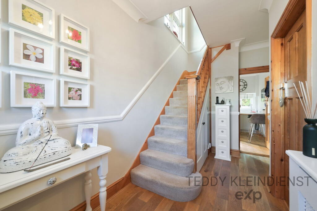 House in Kingston upon Thames - View 4