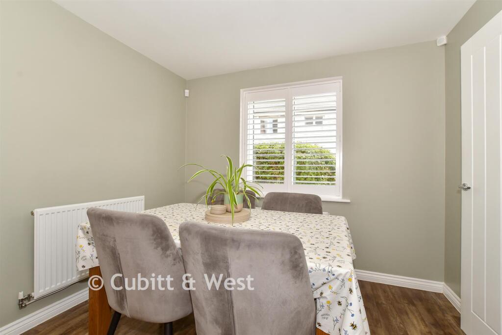 House in Horsham, Colgate - View 5