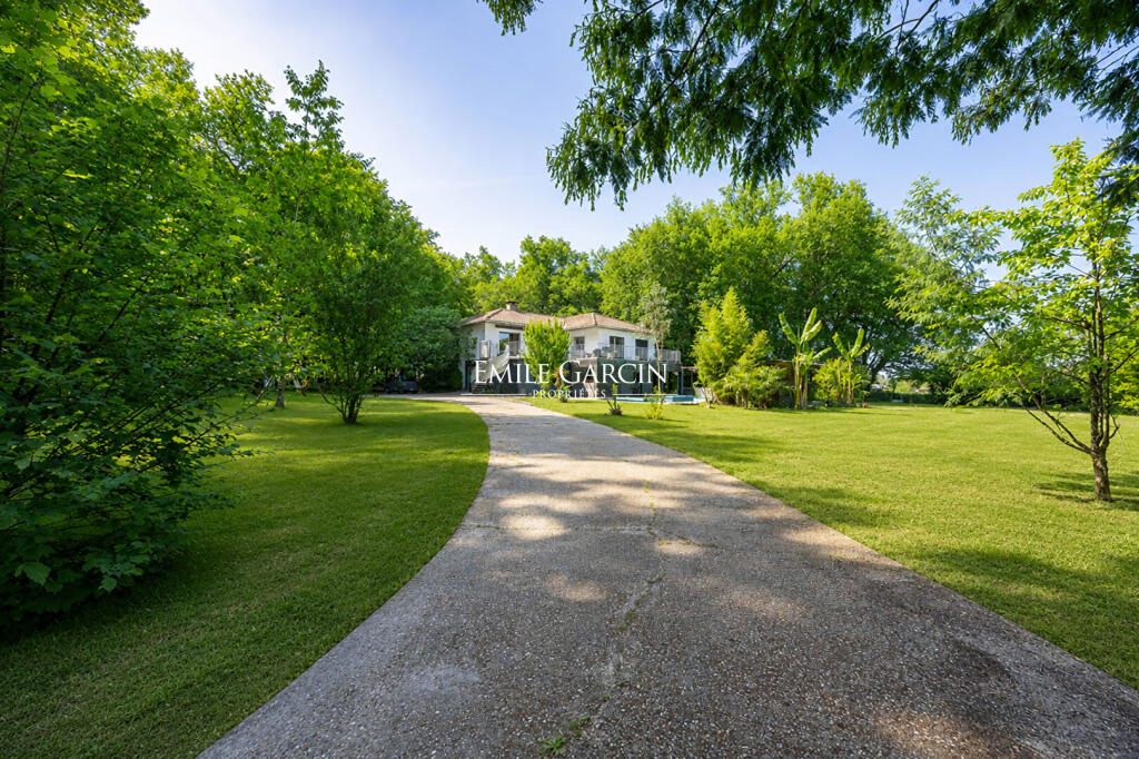Main image of property: Aquitaine, Gironde, Latresne
