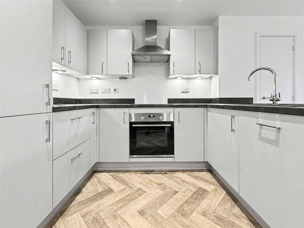 House in East Hampshire, Bordon Camp, Whitehill - View 4