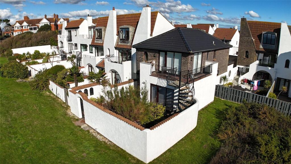 Main image of property: Shinglebank Drive, Milford on Sea, Lymington, Hampshire, SO41