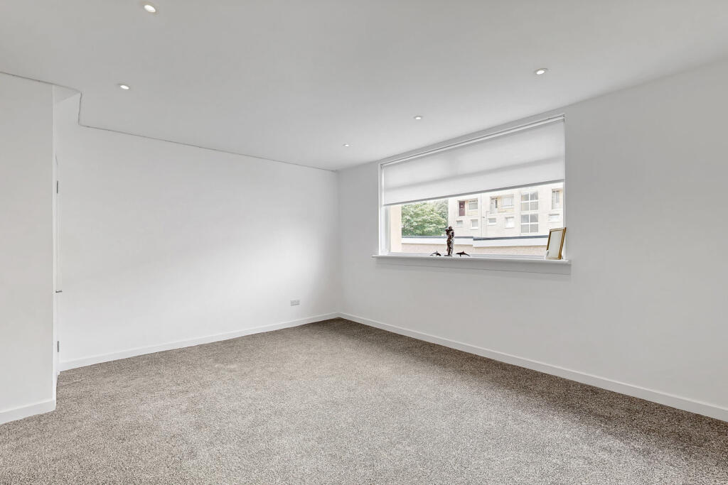 Apartment in Glasgow, South Lanarkshire - View 4