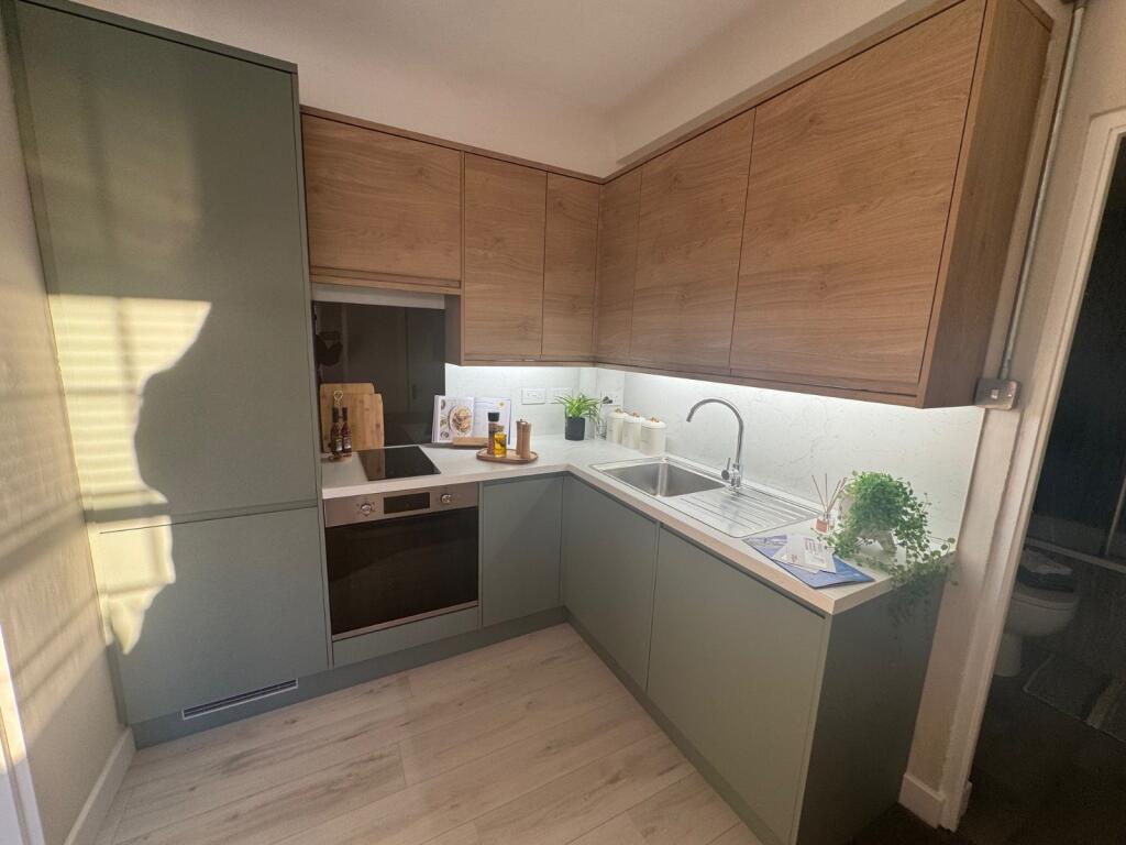 Apartment in Southampton - View 3
