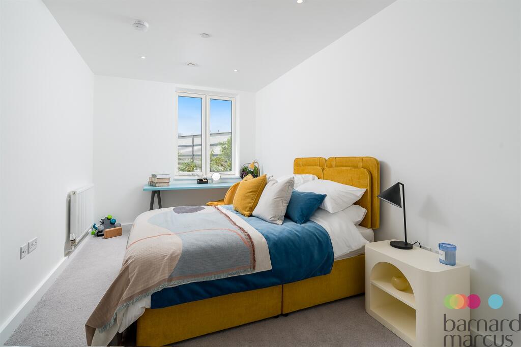 Apartment in London - View 2